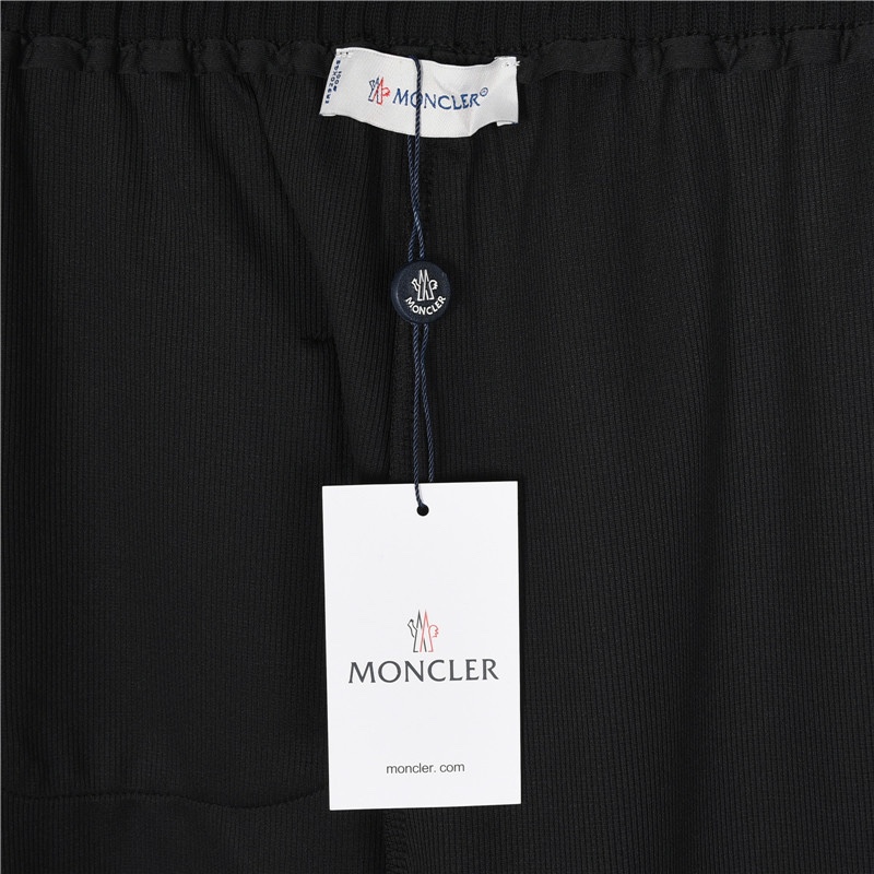 Moncler/蒙口 刺绣logo华夫薄款长裤 上身柔软舒服