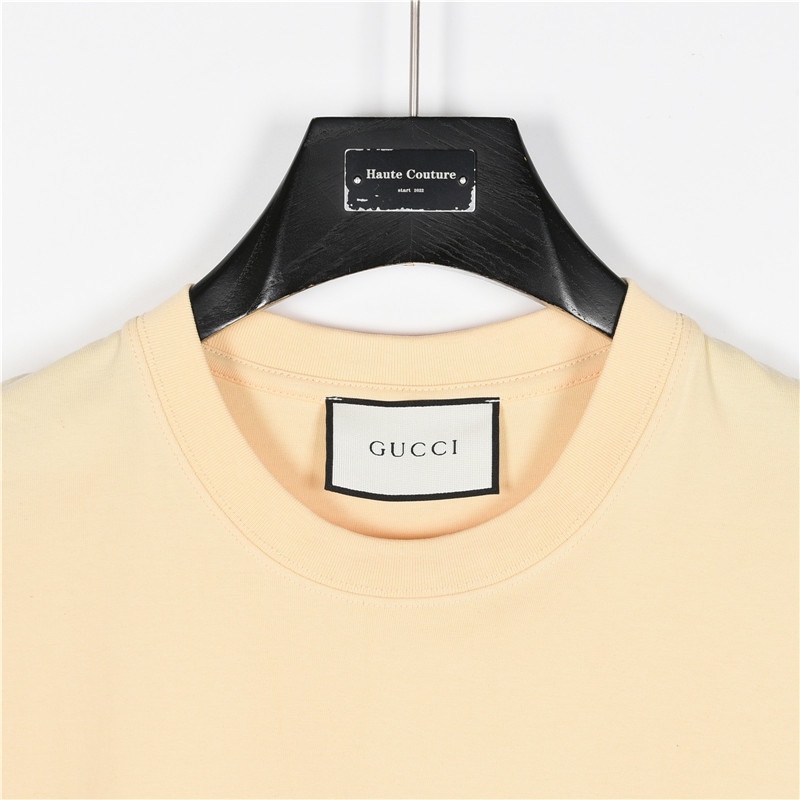 Gucci/古驰一条龙短袖定制定染面料 纺织密度高 垂感佳 不易变形 厚织感加上紧密纺纱工艺-Chinese UA Cheap High Quatity Brand Clothes Bags handbags Sneakers wholesale wholesaler seller from China Factory suppliers Fashion Clothing Shoes best Quality Beautiful Price Gucci/古驰一条龙短袖定制定染面料 纺织密度高 垂感佳 不易变形 厚织感加上紧密纺纱工艺