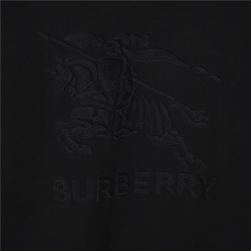 Burberry/巴宝莉 浮雕刺绣立体凹凸战马连帽卫衣