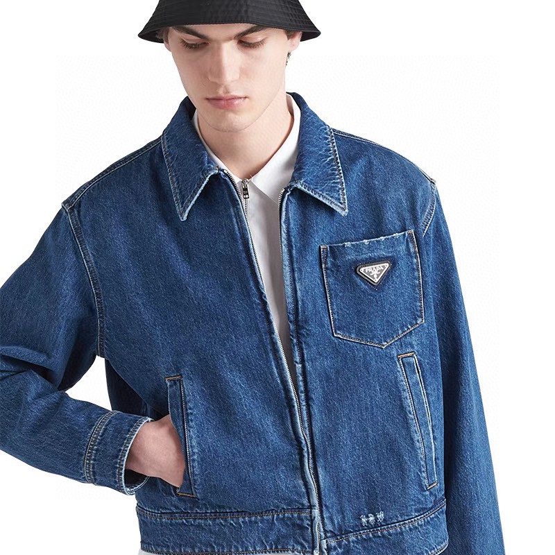 PRADA/普拉达  三角标复古水洗磨破拉链牛仔夹克外套 上身效果＃