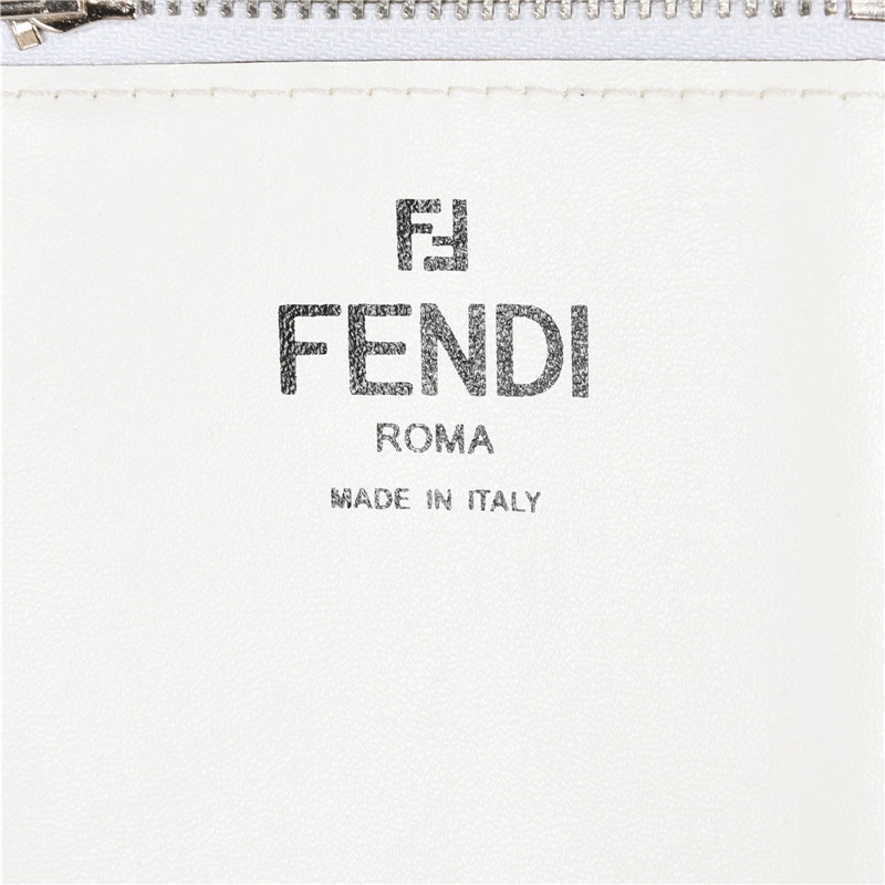 Fendi/芬迪 24Fw 胸口皮口袋拉链圆领卫衣