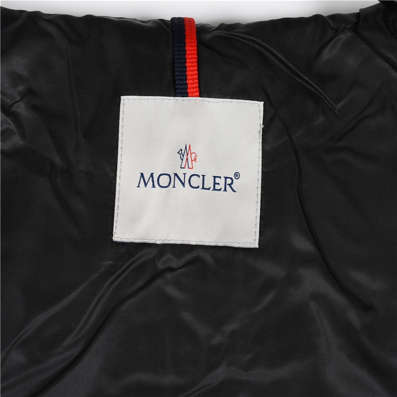 Moncler/蒙口胸前单拉链薄棉外套