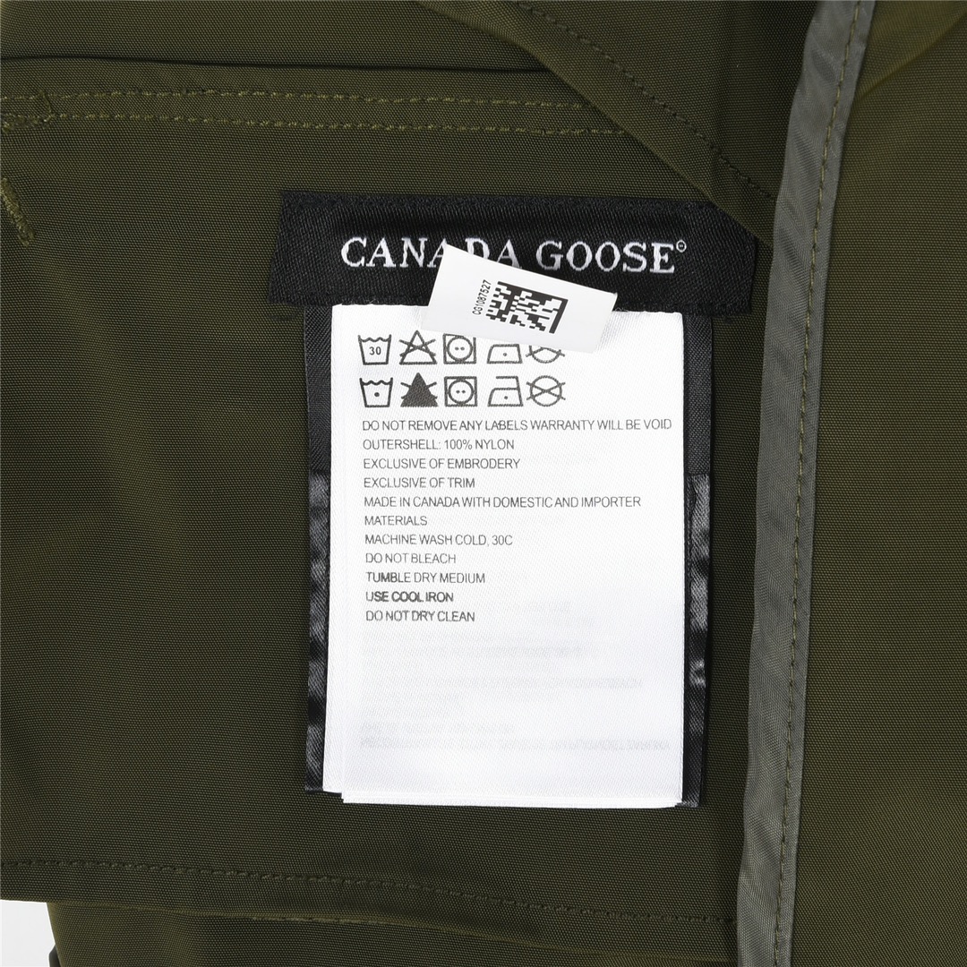 Canada Goose/ 加拿大鹅 袖子章仔贴饰飞行员夹克外套