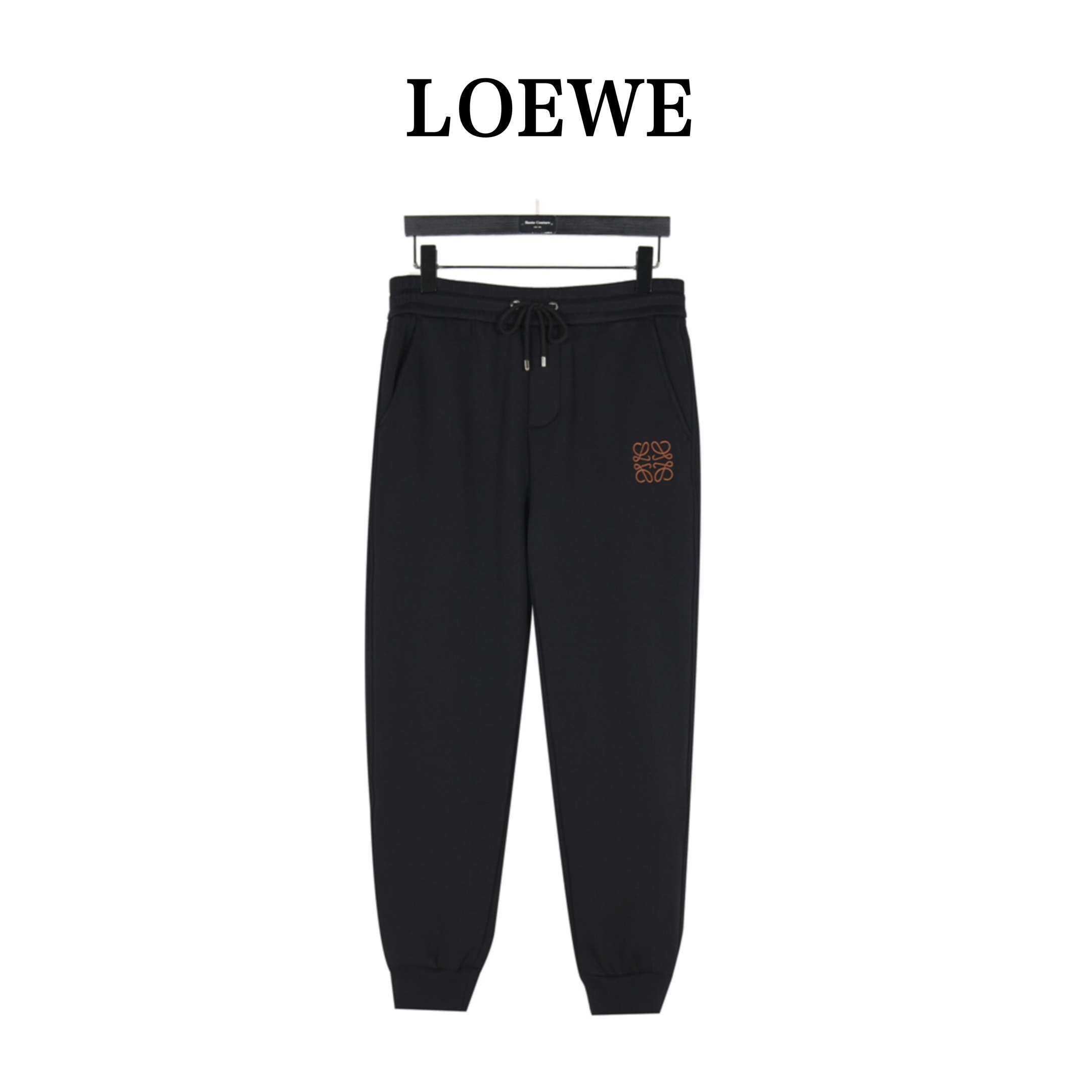 Loewe /罗意威 24Fw 徽标及1854皮绣口袋加绒长裤 精美立体刺绣小标Logo设计