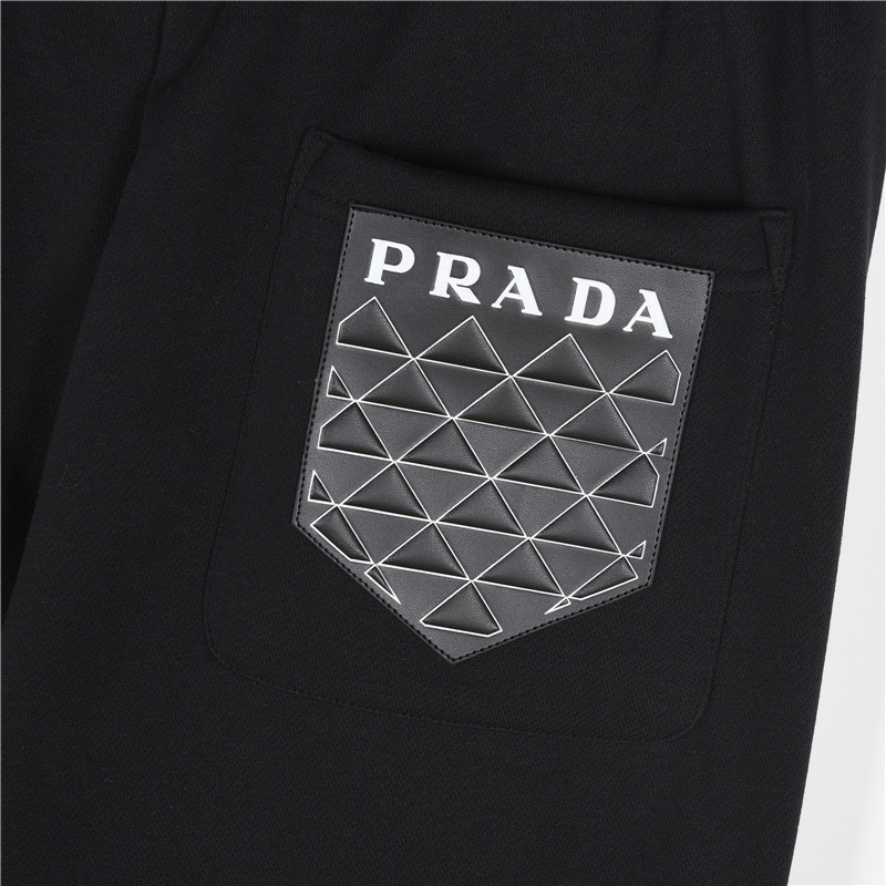 Prada/普拉达 24Fw 金属三角标及后口袋皮牌加绒长裤