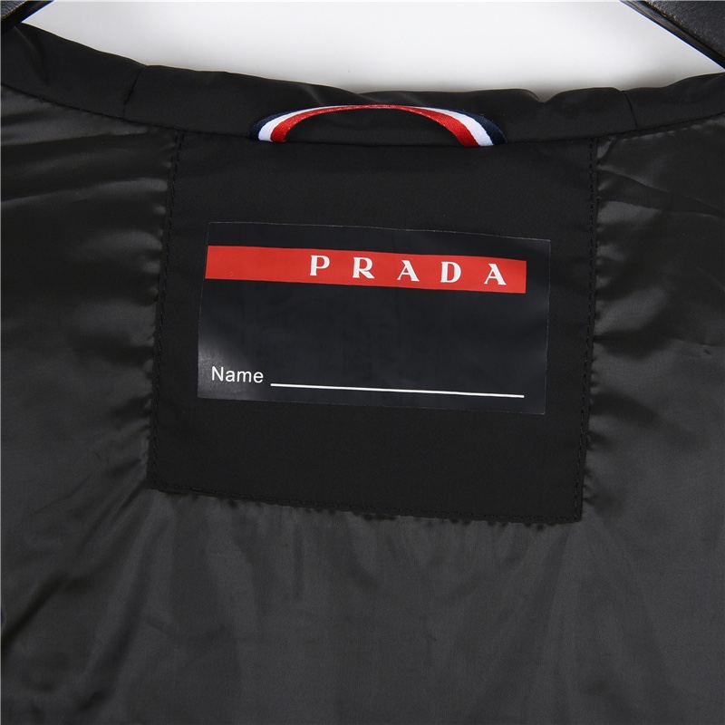 Prada/普拉达 24Fw 红标压胶及三角标徽章连帽羽绒服外套