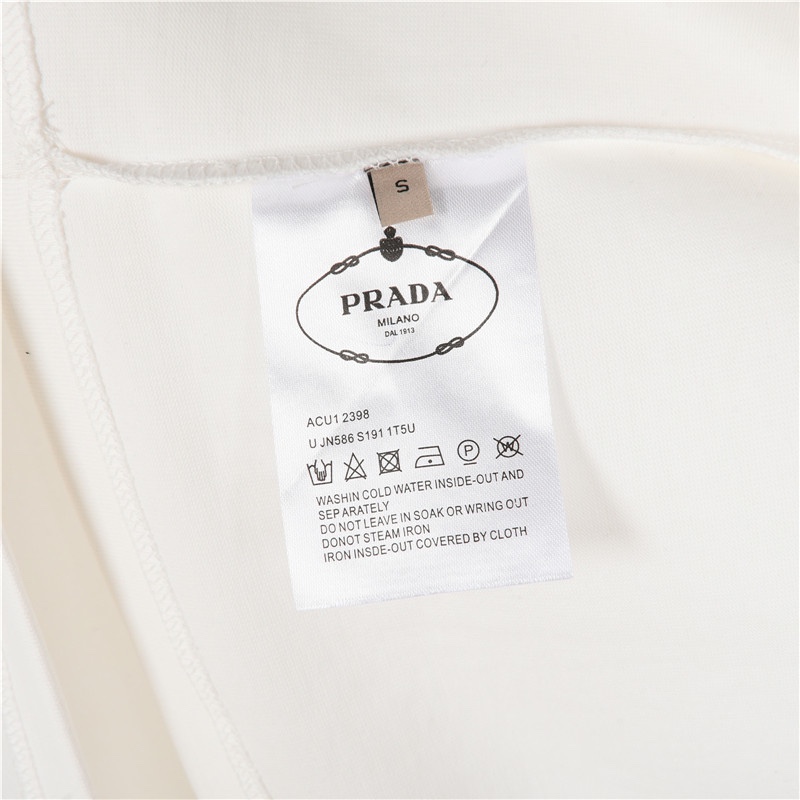 PRADA/普拉达 胸前暗纹牙刷绣logo长袖T恤