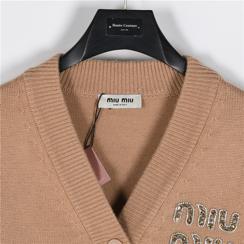 MiuMiu/缪缪 25Fw 珍珠烫钻字母澳羊毛开衫毛衣