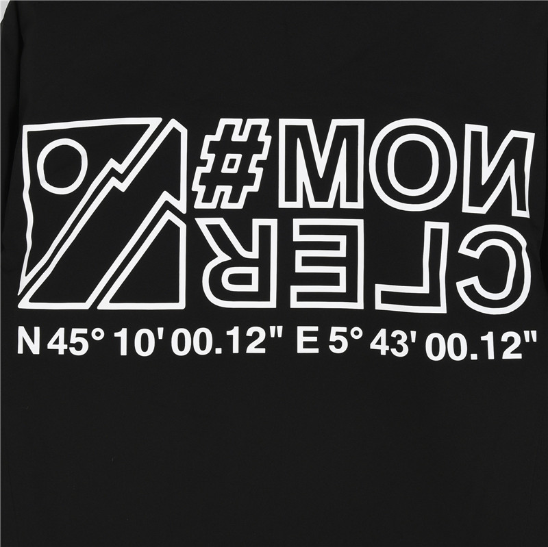 Moncle/蒙口 胸口大标连帽滑雪服