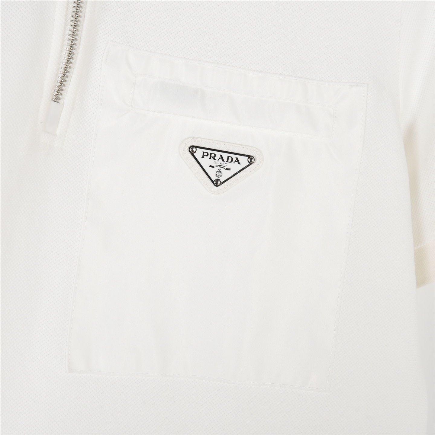 Prada/普拉达 25SS新款胸口口袋半拉链短袖POLO衫