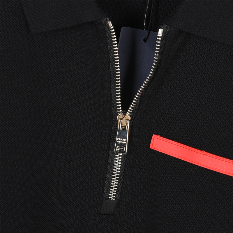 Prada/普拉达 25SS新款红条半拉链短袖POLO衫