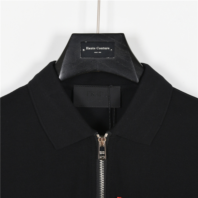 Prada/普拉达 25SS新款红条半拉链短袖POLO衫