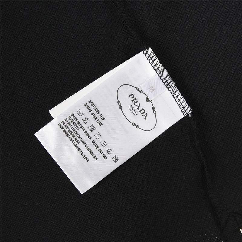 Prada/普拉达 25SS撞色条纹胸前刺绣logo短袖polo衫