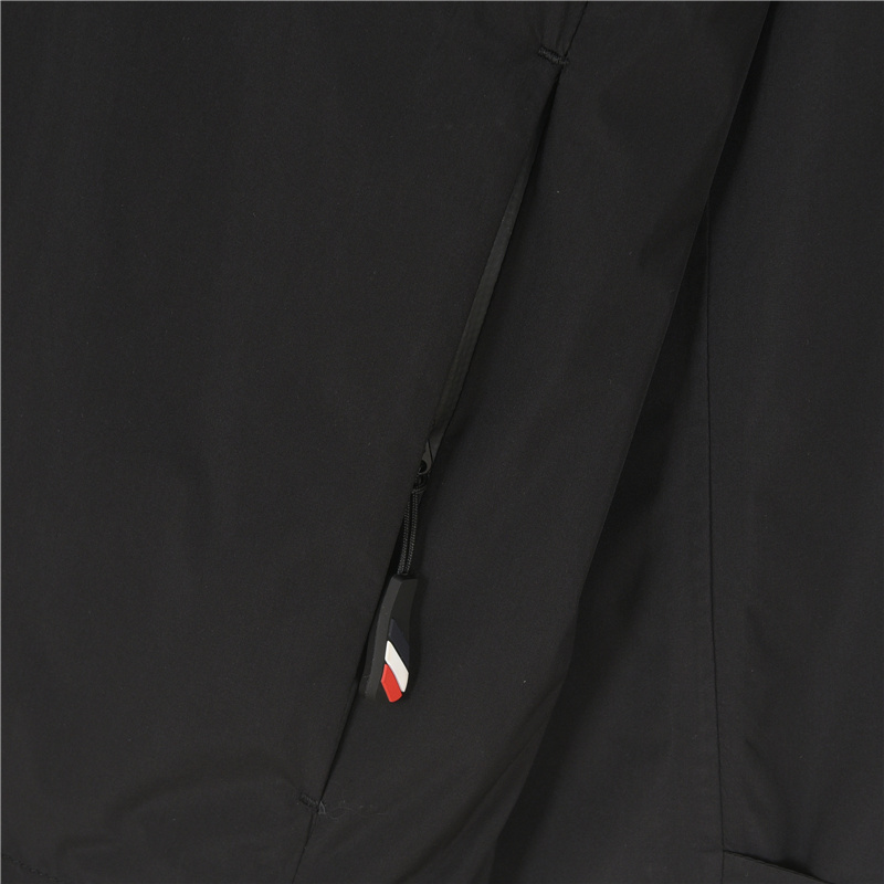 Moncler/蒙口胸前字母印花轻薄外套