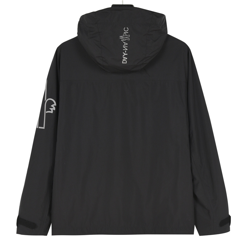 Moncler/蒙口胸前字母印花轻薄外套