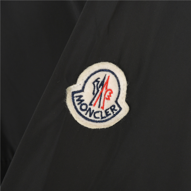 Moncler/蒙口工装风轻薄连帽外套