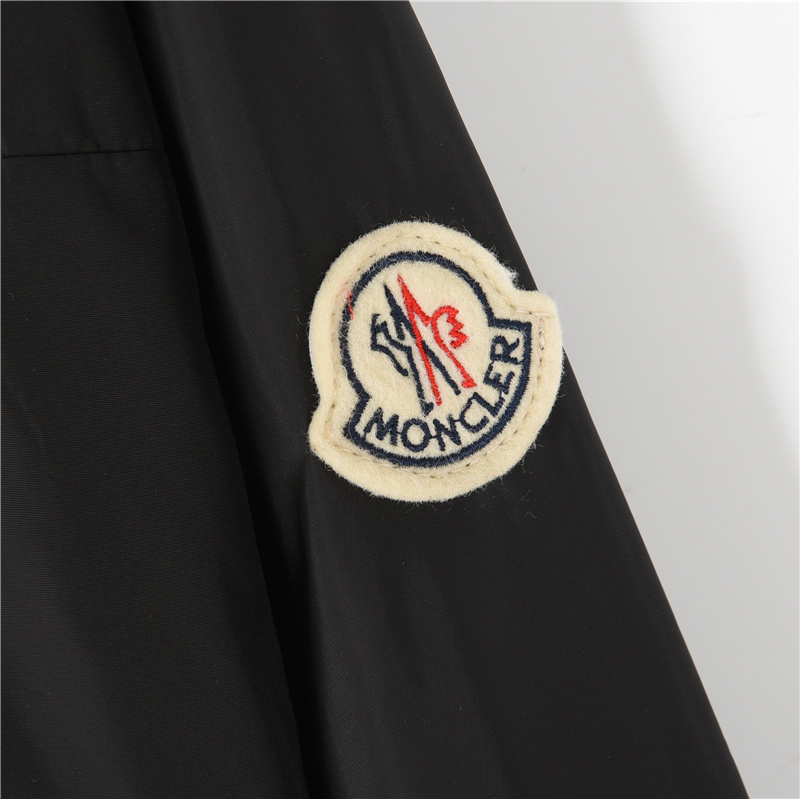 Moncler/蒙口双边拉链轻薄连帽外套