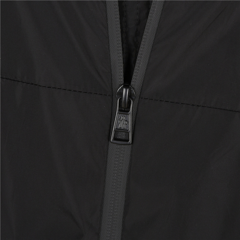 Moncler/蒙口双边拉链轻薄连帽外套