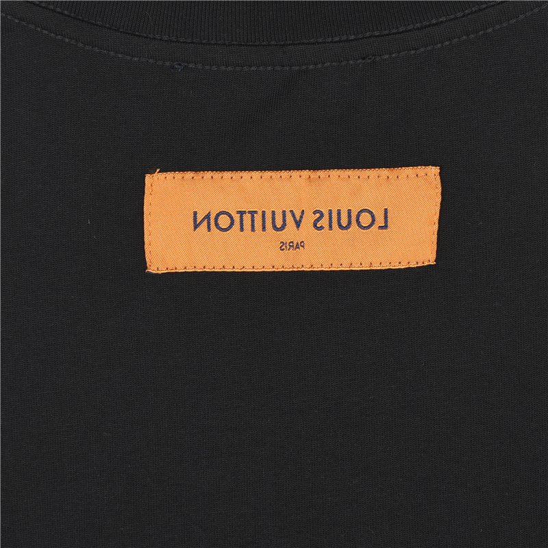 LouisVuitton/路易威登 胸前字母压花长袖