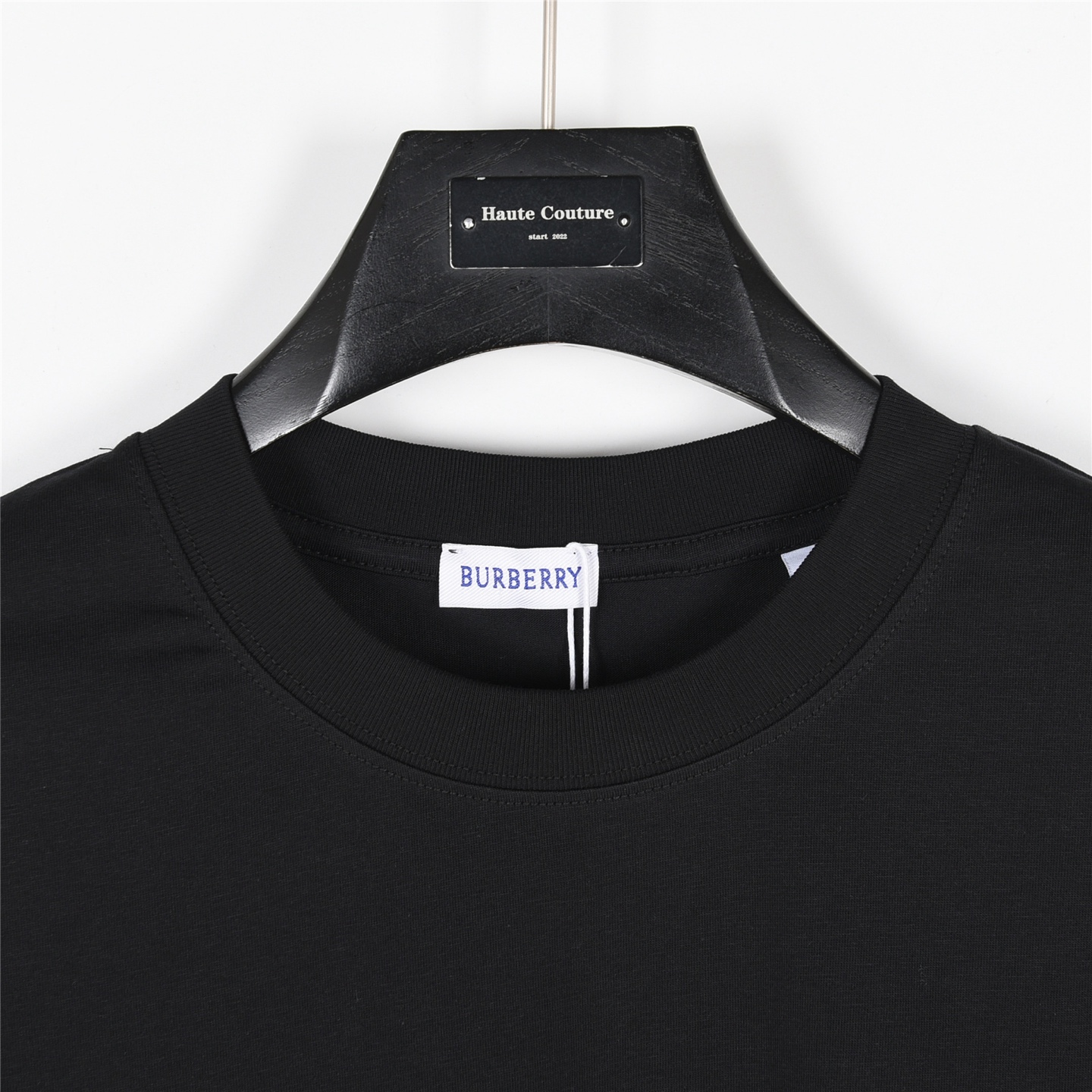 Burberry/巴宝莉 25ss 下摆格纹战马贴布短袖