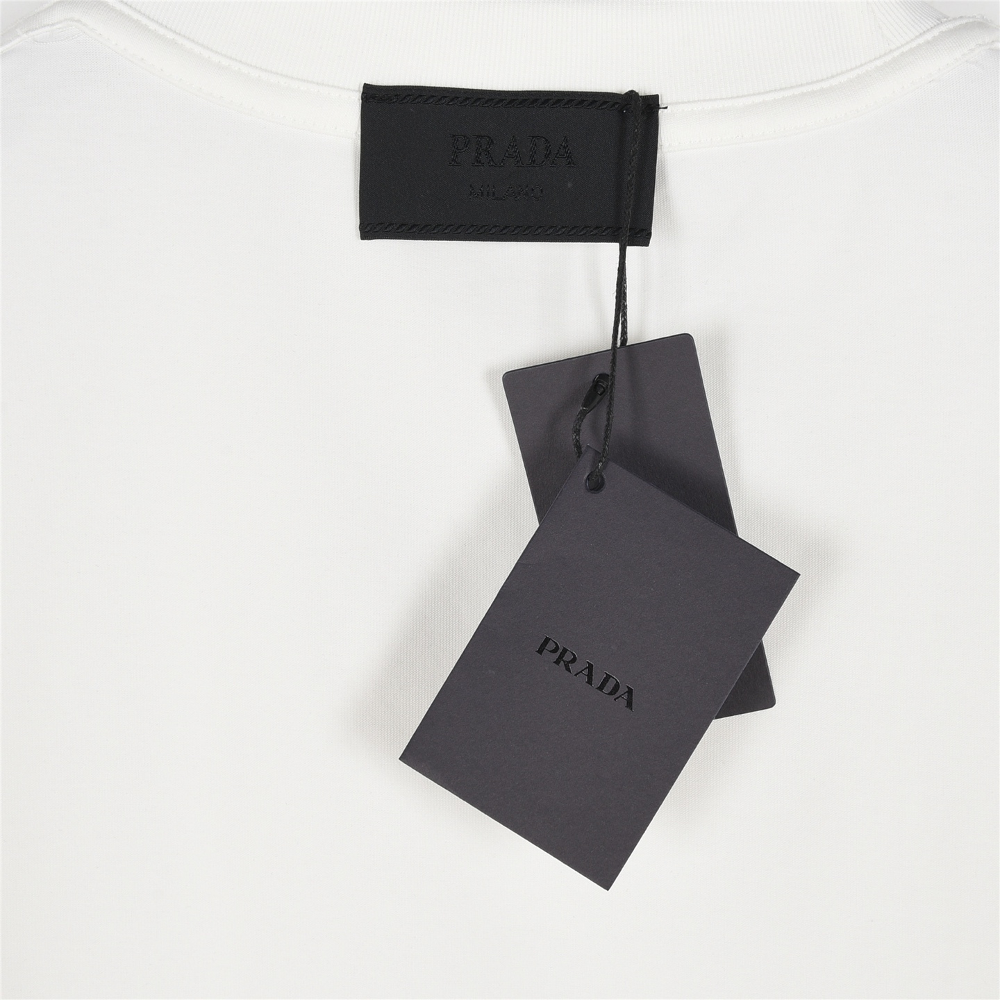 Prada/普拉达 经典领口三铁牌角标短袖