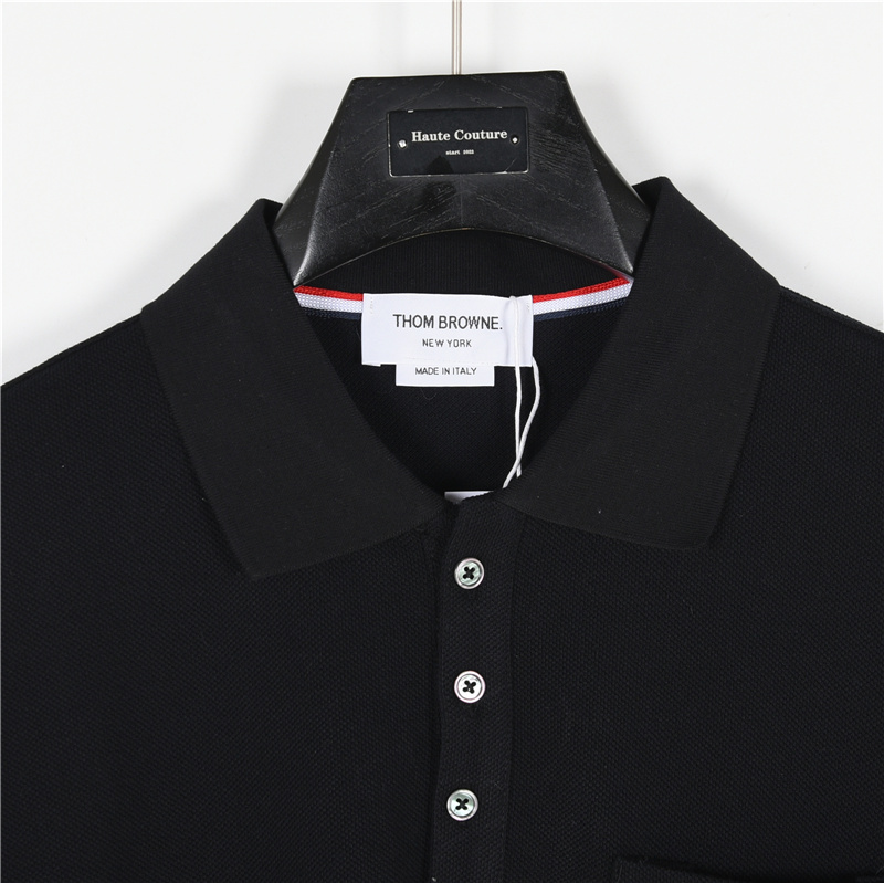 ThomBrowne/汤姆布朗 经典口袋织带短袖polo衫 黑色 浅灰 藏青-Chinese UA Cheap High Quatity Brand Clothes Bags handbags Sneakers wholesale wholesaler seller from China Factory suppliers Fashion Clothing Shoes best Quality Beautiful Price ThomBrowne/汤姆布朗 经典口袋织带短袖polo衫 黑色 浅灰 藏青