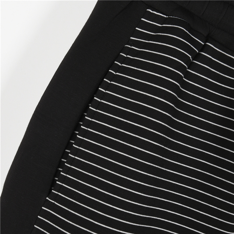 Prada/普拉达 侧边三角标条纹短裤 灰色