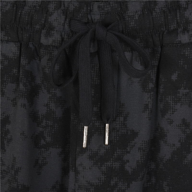 Prada/普拉达 三角标黑色迷彩短裤