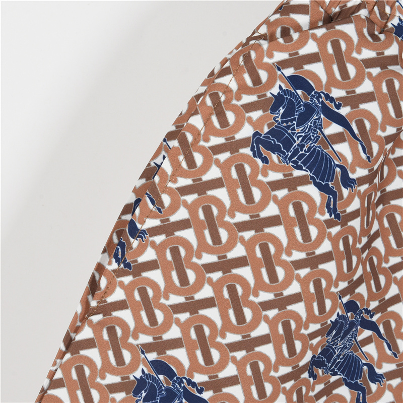 Burberry/巴宝莉 满印战马短裤