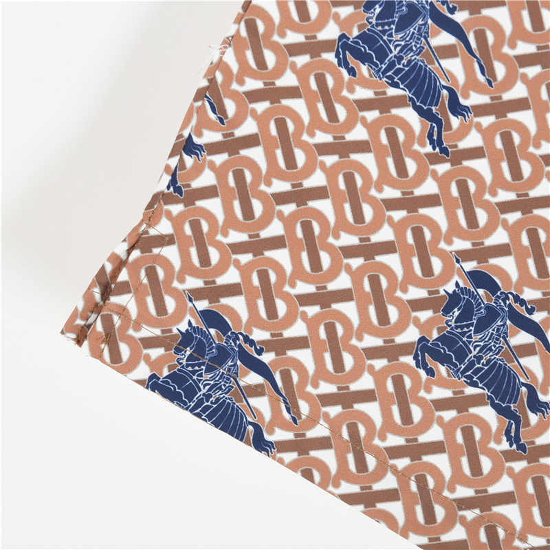 Burberry/巴宝莉 满印战马短裤