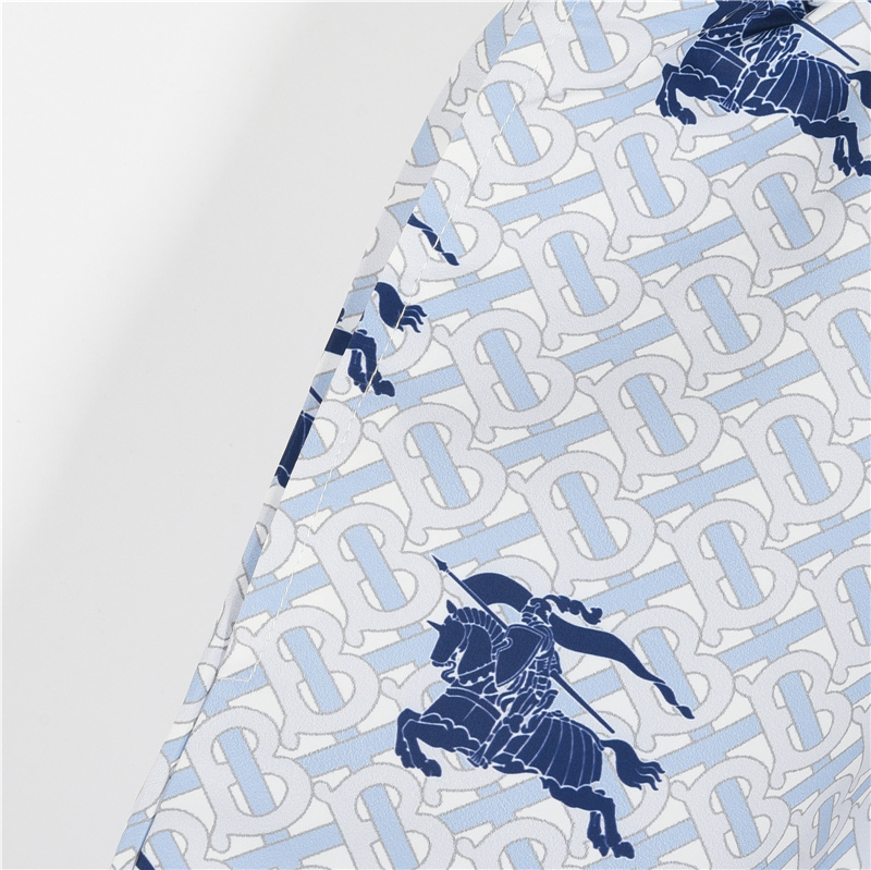 Burberry/巴宝莉 满印战马短裤
