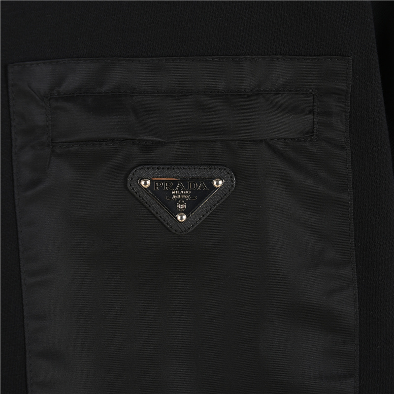 Prada/普拉达 胸口拉链口袋三角标短袖 黑色 白色