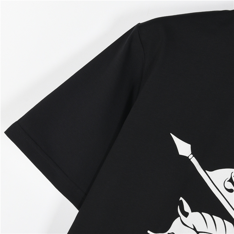 Burberry/巴宝莉 发泡战马短袖 黑色 白色-Chinese UA Cheap High Quatity Brand Clothes Bags handbags Sneakers wholesale wholesaler seller from China Factory suppliers Fashion Clothing Shoes best Quality Beautiful Price Burberry/巴宝莉 发泡战马短袖 黑色 白色