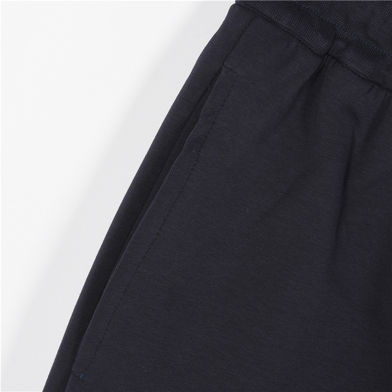 Prada /普拉达 25ss 太空棉下摆斜三角口袋拉链短裤