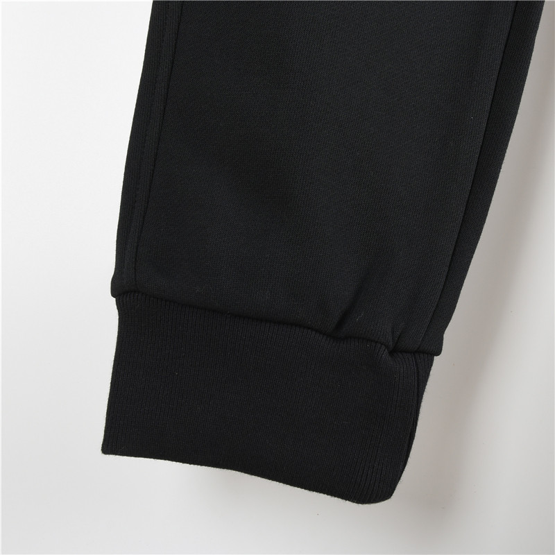 Burberry 巴宝莉后袋格纹战马束脚长裤 秋冬系列 男士休闲抽绳束脚裤 休闲卫裤-Chinese UA Cheap High Quatity Brand Clothes Bags handbags Sneakers wholesale wholesaler seller from China Factory suppliers Fashion Clothing Shoes best Quality Beautiful Price Burberry 巴宝莉后袋格纹战马束脚长裤 秋冬系列 男士休闲抽绳束脚裤 休闲卫裤