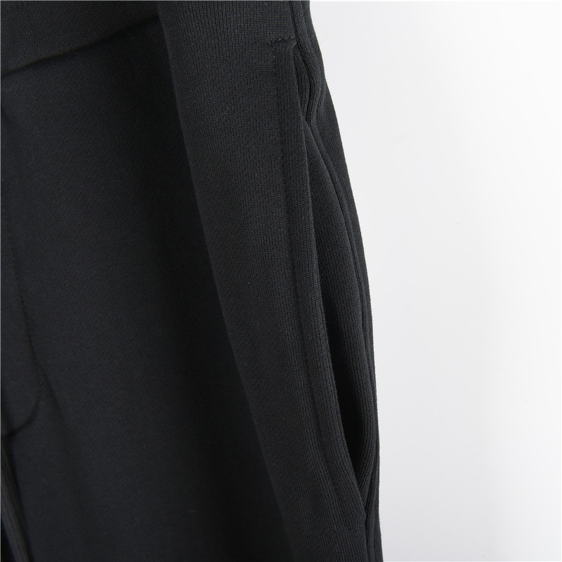 Burberry 巴宝莉后袋格纹战马束脚长裤 秋冬系列 男士休闲抽绳束脚裤 休闲卫裤-Chinese UA Cheap High Quatity Brand Clothes Bags handbags Sneakers wholesale wholesaler seller from China Factory suppliers Fashion Clothing Shoes best Quality Beautiful Price Burberry 巴宝莉后袋格纹战马束脚长裤 秋冬系列 男士休闲抽绳束脚裤 休闲卫裤