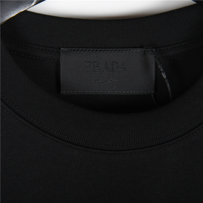 Prada/普拉达 胸口拉链口袋三角标长袖黑色 白色-Chinese UA Cheap High Quatity Brand Clothes Bags handbags Sneakers wholesale wholesaler seller from China Factory suppliers Fashion Clothing Shoes best Quality Beautiful Price Prada/普拉达 胸口拉链口袋三角标长袖黑色 白色