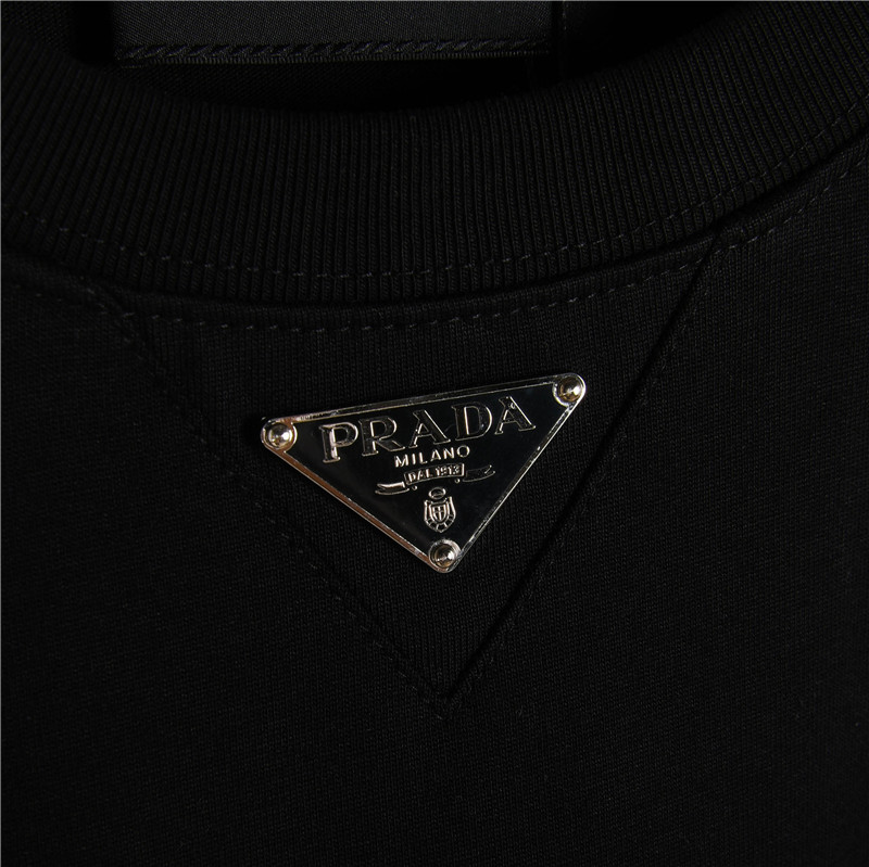 Prada/普拉达 领口三角标三角标长袖黑色 白色-Chinese UA Cheap High Quatity Brand Clothes Bags handbags Sneakers wholesale wholesaler seller from China Factory suppliers Fashion Clothing Shoes best Quality Beautiful Price Prada/普拉达 领口三角标三角标长袖黑色 白色