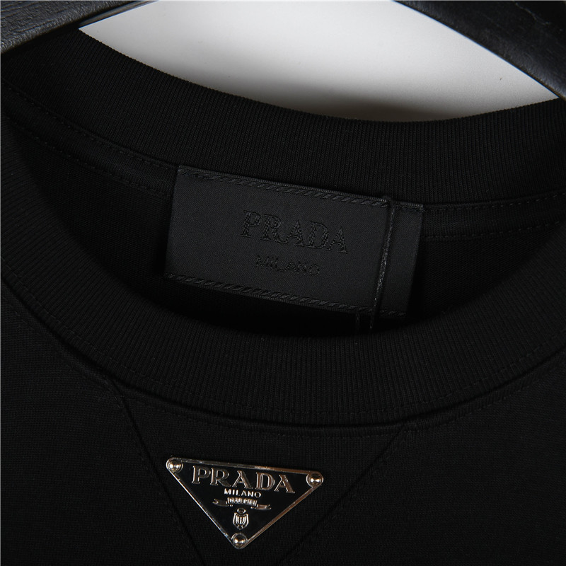 Prada/普拉达 领口三角标三角标长袖黑色 白色-Chinese UA Cheap High Quatity Brand Clothes Bags handbags Sneakers wholesale wholesaler seller from China Factory suppliers Fashion Clothing Shoes best Quality Beautiful Price Prada/普拉达 领口三角标三角标长袖黑色 白色