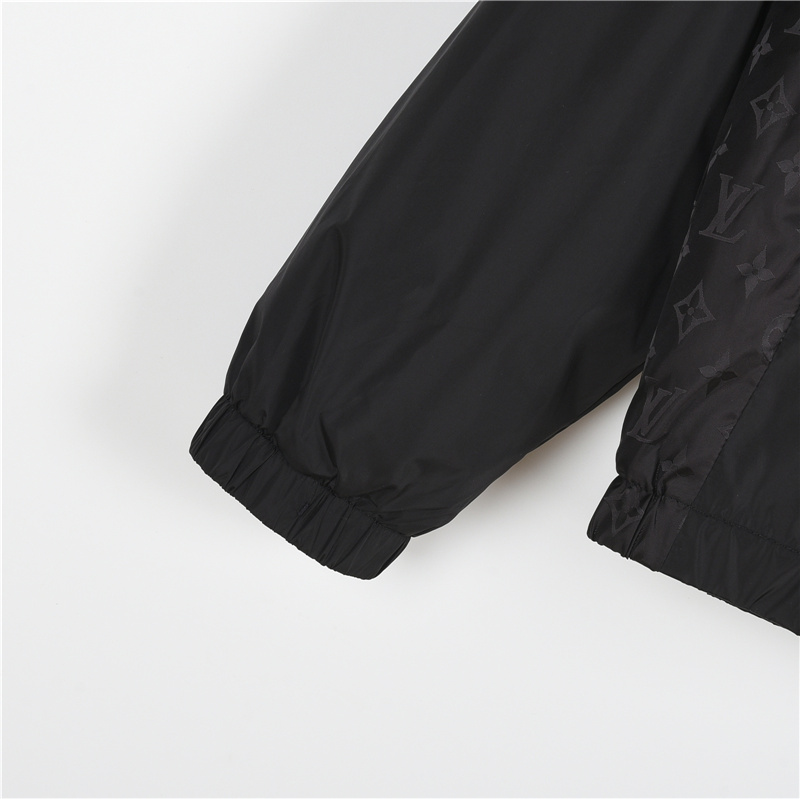 LouisVuitton/路易威登满印拼接连帽外套黑色-Chinese UA Cheap High Quatity Brand Clothes Bags handbags Sneakers wholesale wholesaler seller from China Factory suppliers Fashion Clothing Shoes best Quality Beautiful Price LouisVuitton/路易威登满印拼接连帽外套黑色