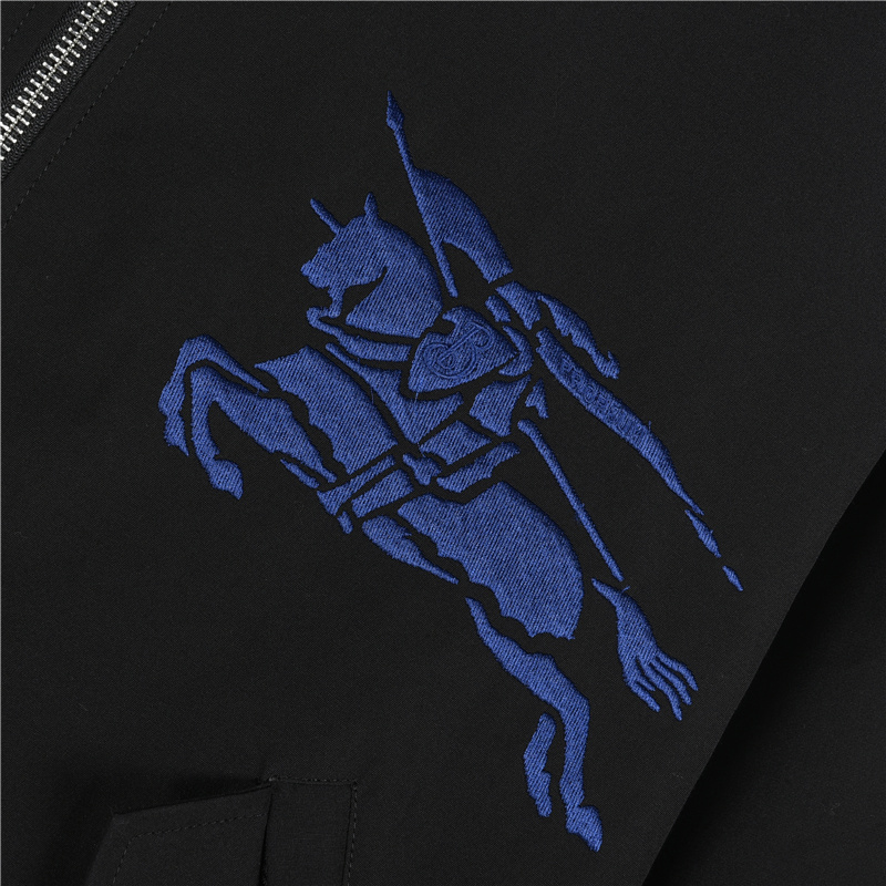 Burberry/巴宝莉 蓝色战马个性双拉链外套-Chinese UA Cheap High Quatity Brand Clothes Bags handbags Sneakers wholesale wholesaler seller from China Factory suppliers Fashion Clothing Shoes best Quality Beautiful Price Burberry/巴宝莉 蓝色战马个性双拉链外套