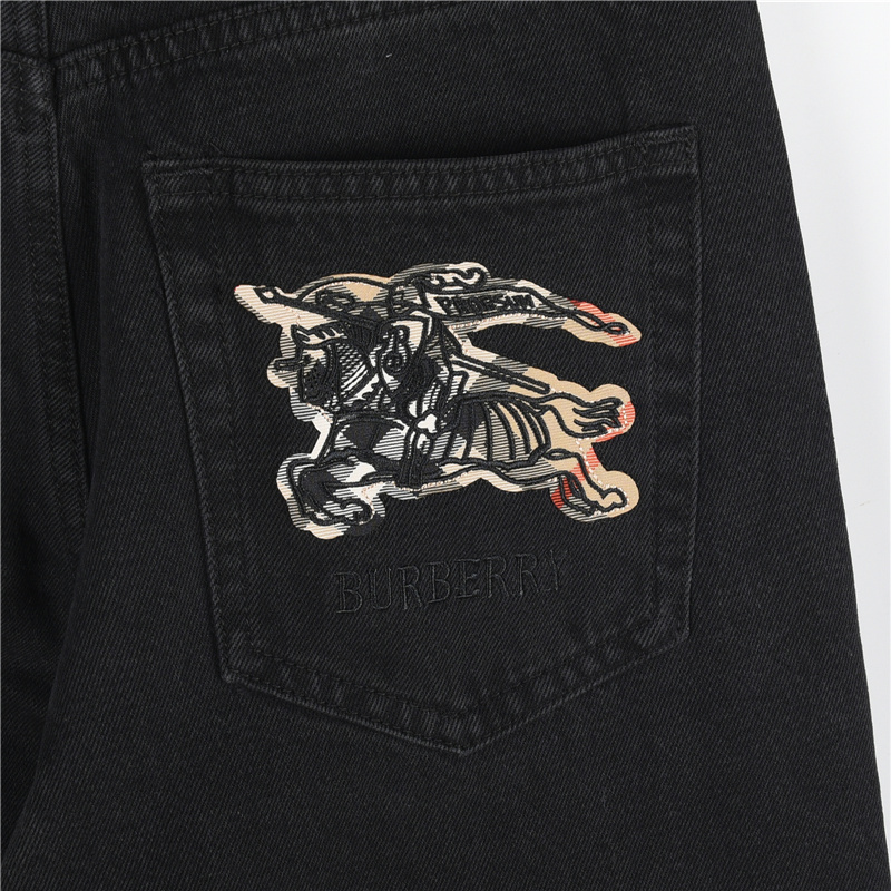 Burberry/巴宝莉 25SS 后袋格纹战马牛仔长裤-Chinese UA Cheap High Quatity Brand Clothes Bags handbags Sneakers wholesale wholesaler seller from China Factory suppliers Fashion Clothing Shoes best Quality Beautiful Price Burberry/巴宝莉 25SS 后袋格纹战马牛仔长裤