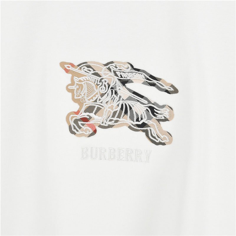 Burberry/巴宝莉 胸前格纹战马长袖-High Quatity Cheap Brand wholesale wholesaler seller Clothes Bags handbags Sneakers Top Fashion Clothing Shoes from China Factory Chinese suppliers best Quality Beautiful Price Burberry/巴宝莉 胸前格纹战马长袖