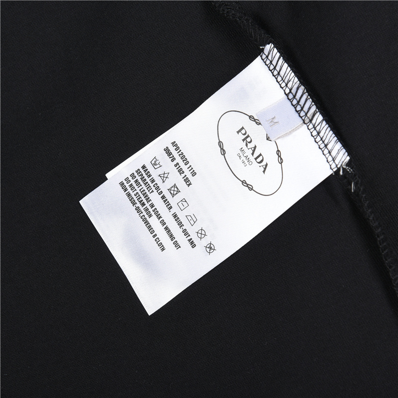 Prada/普拉达 胸口三角标三角标长袖黑色 白色-Chinese UA Cheap High Quatity Brand Clothes Bags handbags Sneakers wholesale wholesaler seller from China Factory suppliers Fashion Clothing Shoes best Quality Beautiful Price Prada/普拉达 胸口三角标三角标长袖黑色 白色