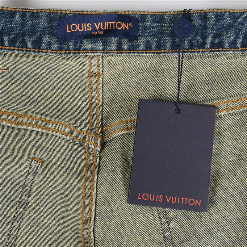 LouisVuitton/路易威登 25SS 后袋LV浮雕牛仔长裤 LouisVuitton/路易威登 25SS 后袋LV浮雕牛仔长裤