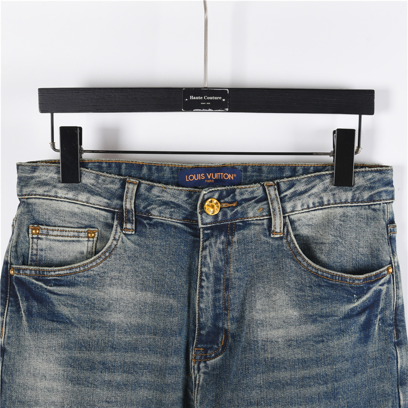 LouisVuitton/路易威登 25SS 后袋LV浮雕牛仔长裤 LouisVuitton/路易威登 25SS 后袋LV浮雕牛仔长裤
