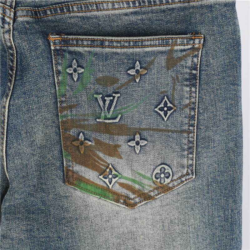 LouisVuitton/路易威登 25SS 后袋LV浮雕牛仔长裤 LouisVuitton/路易威登 25SS 后袋LV浮雕牛仔长裤