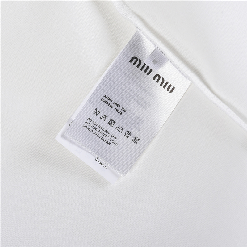 Miumiu/缪缪 25SS胸前字母长袖 黑色 白色