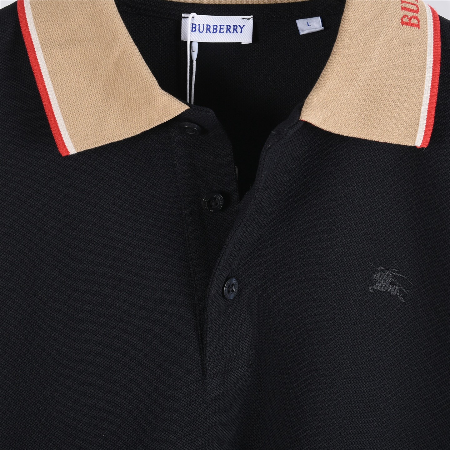 Burberry/巴宝莉 25SS领口织带字母短袖Polo衫 Burberry/巴宝莉 25SS领口织带字母短袖Polo衫