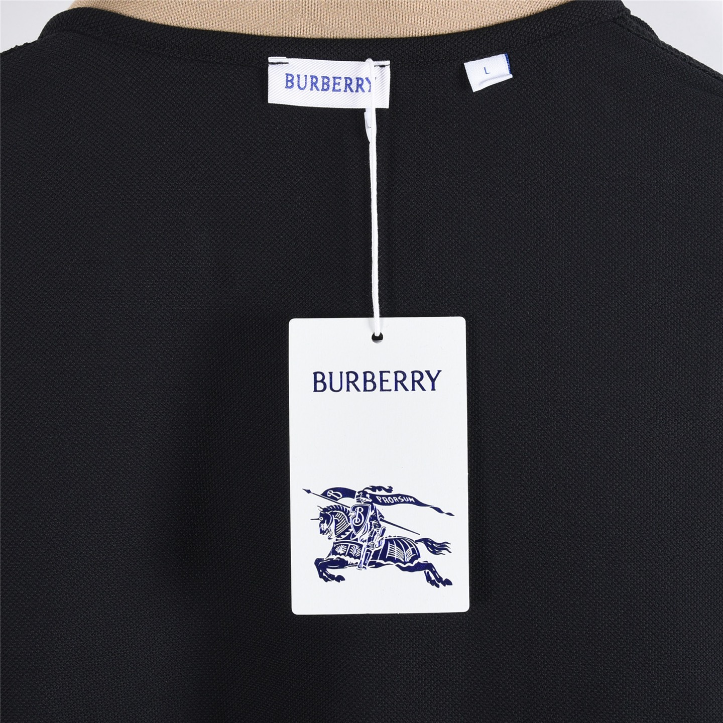 Burberry/巴宝莉 25SS领口织带字母短袖Polo衫 Burberry/巴宝莉 25SS领口织带字母短袖Polo衫